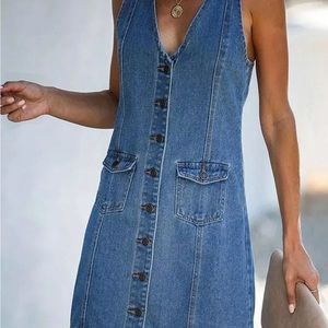 🦋 Women’s Denim Dress (New w/out Tag)
